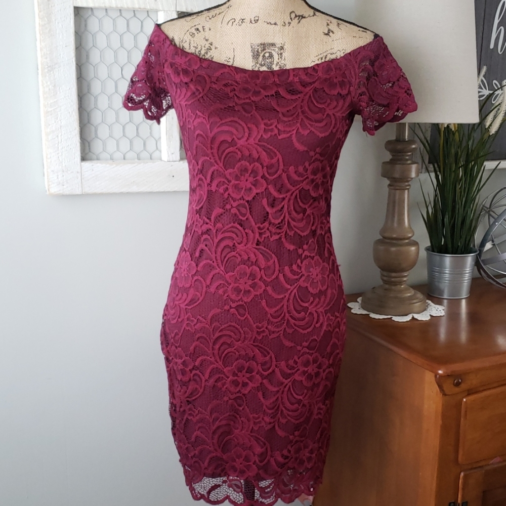 Ambiance burgundy lace gorgeous dress size large